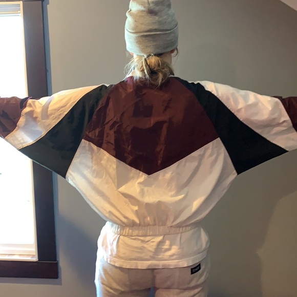 Streetwear windbreaker - Picture 3 of 3